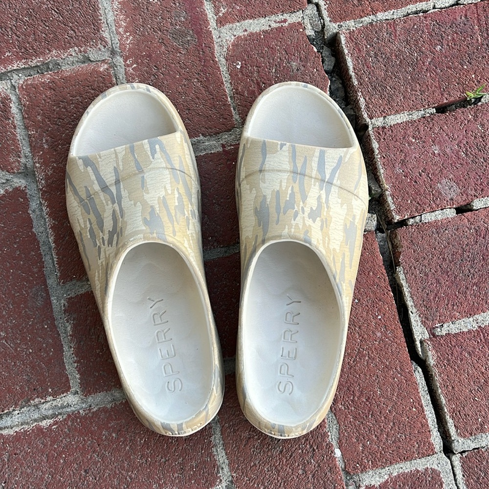 Sperry Slide in desert camo. 💕